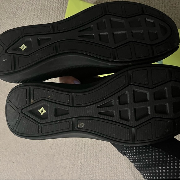 New Shertex shoes black slip on size 9 M - Picture 2 of 4